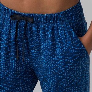 Lululemon Jet Crop Slim *Luxtreme - Samba Snake Kayak Blue Hero Blue